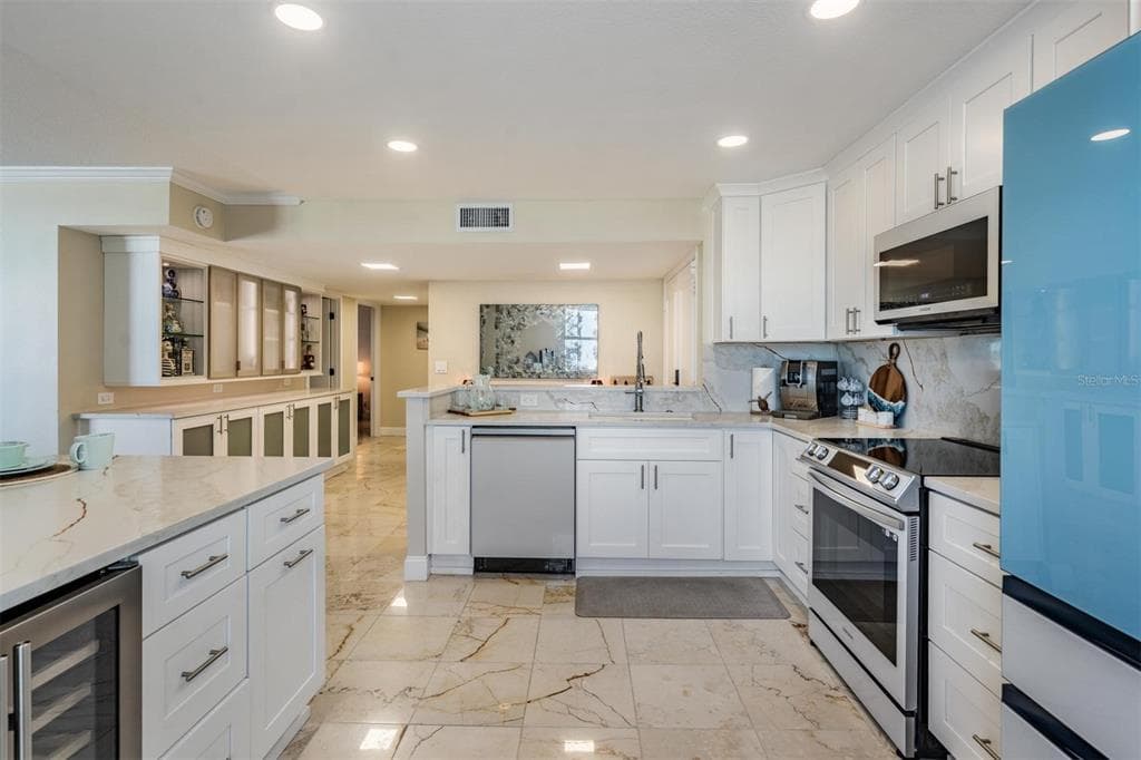 1400 GULF BOULEVARD 109 photo 16