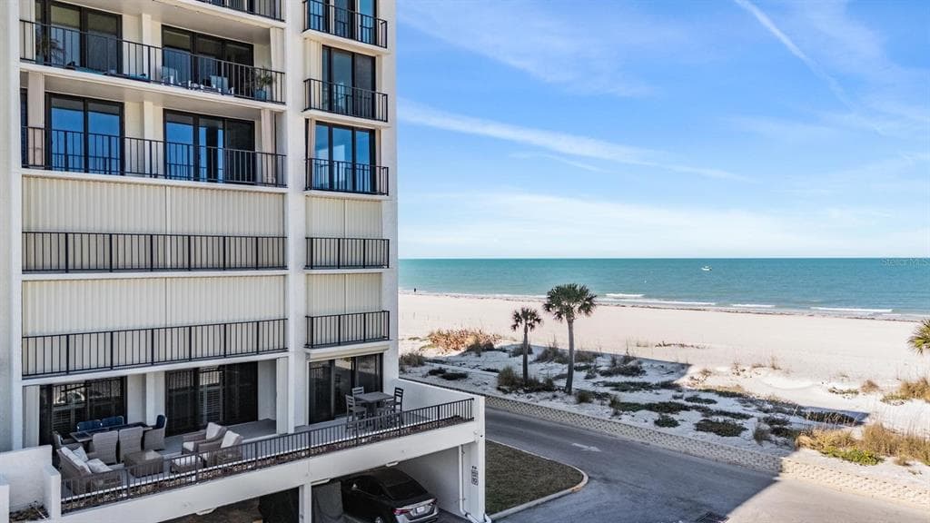 1400 GULF BOULEVARD 109 photo 4