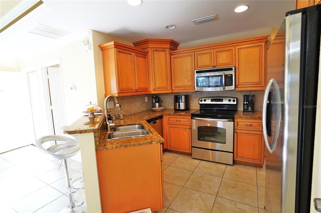12760 SW LAKE SIDE DRIVE photo 13