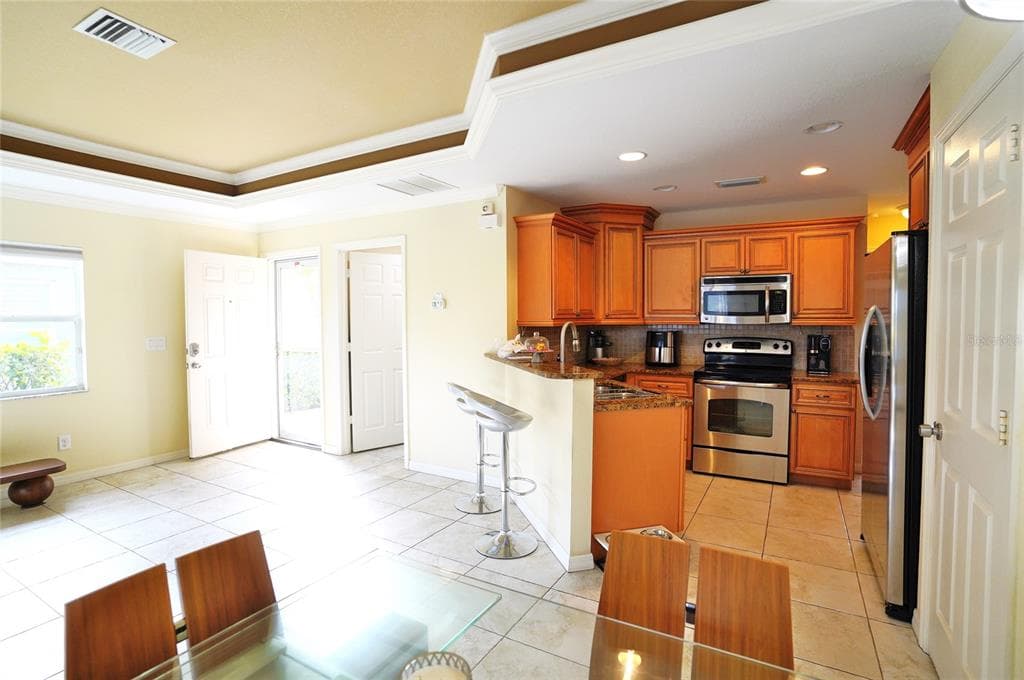 12760 SW LAKE SIDE DRIVE photo 12