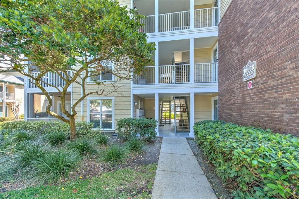 10028 STRAFFORD OAK COURT 716 photo 2