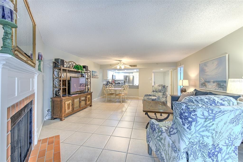 18400 GULF BOULEVARD 2405 photo 20