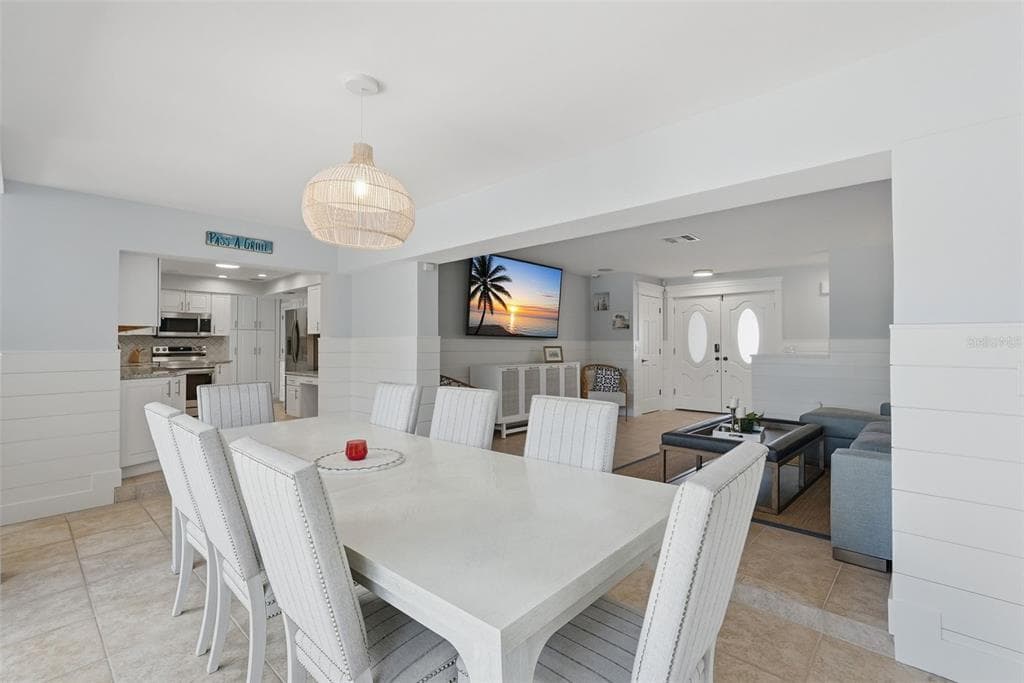 2822 W VINA DEL MAR BOULEVARD photo 17