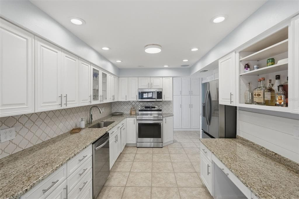 2822 W VINA DEL MAR BOULEVARD photo 12