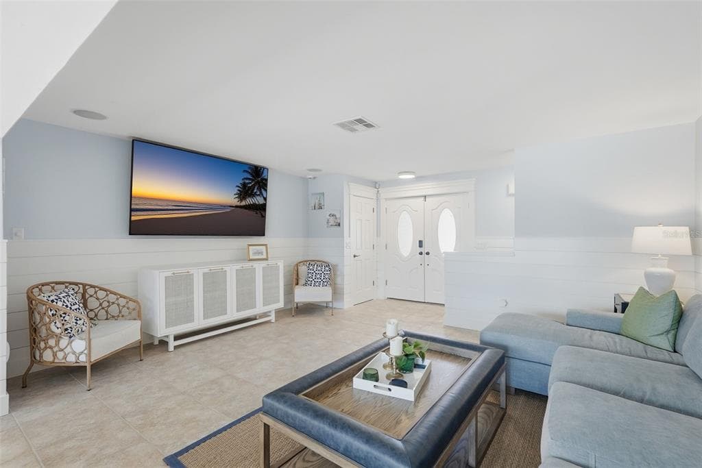 2822 W VINA DEL MAR BOULEVARD photo 8