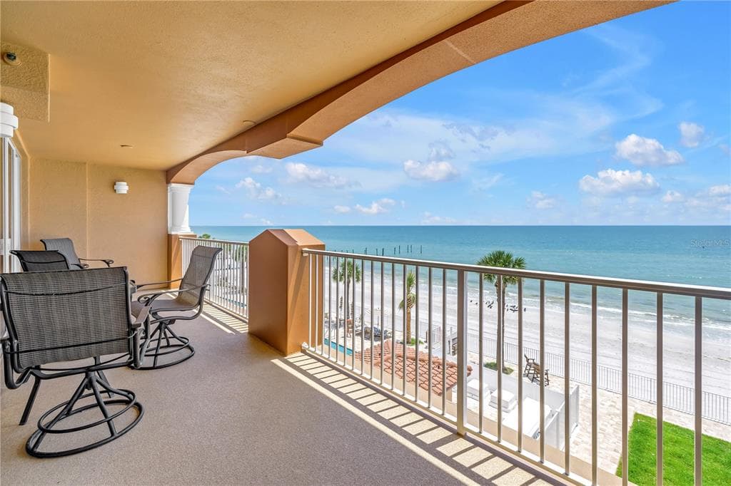 16326 GULF BOULEVARD 308 photo 2