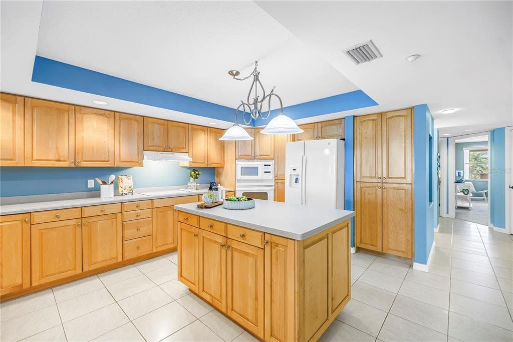 16326 GULF BOULEVARD 308 photo 7
