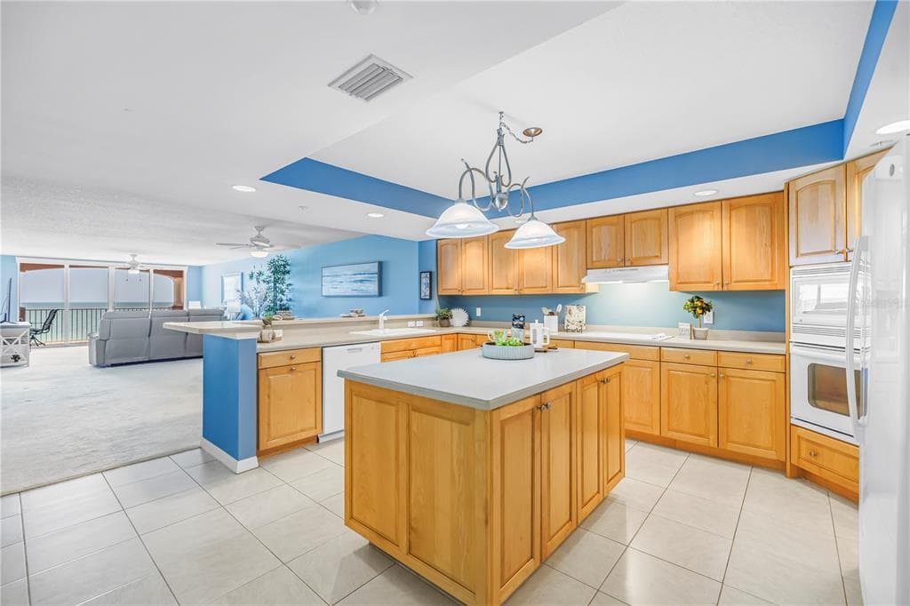 16326 GULF BOULEVARD 308 photo 5