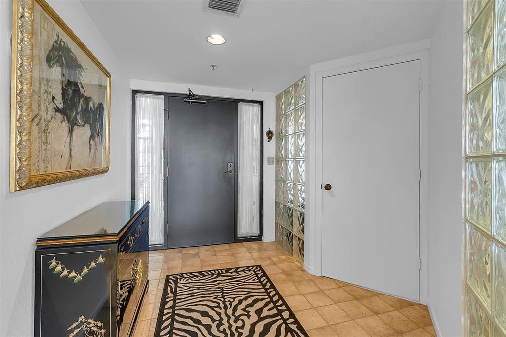 2110 HARBOURSIDE DRIVE 523 photo 6
