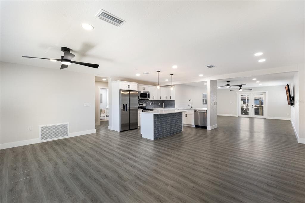 10316 KINGFISHER ROAD W photo 22
