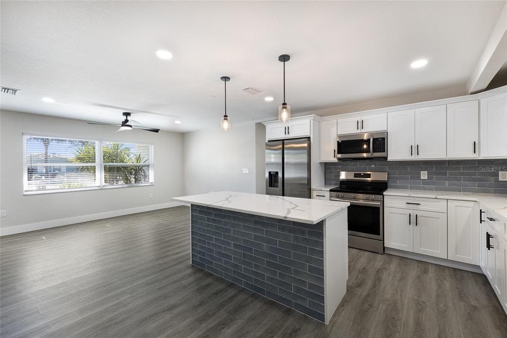 10316 KINGFISHER ROAD W photo 25
