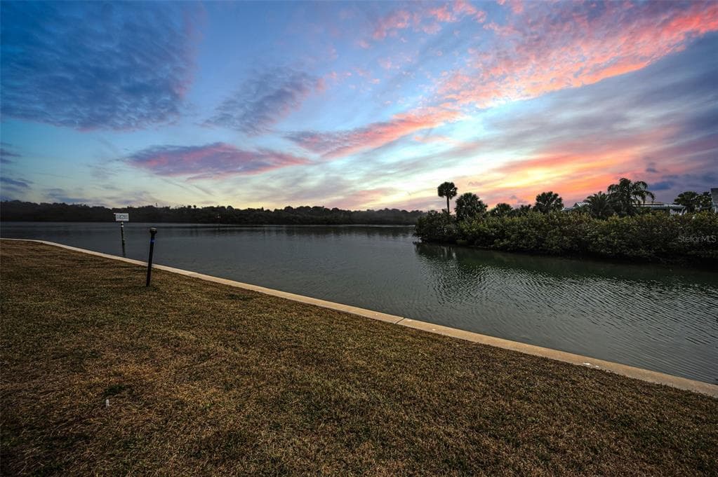 1 WINDRUSH BOULEVARD 51 photo 9