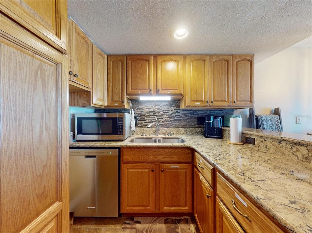4849 SAXON DRIVE C208 photo 22