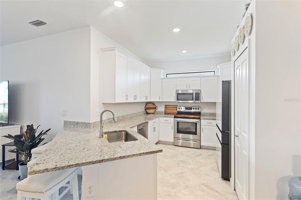 2145 BONITO WAY photo 9