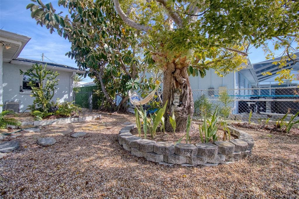 13525 MARIA DRIVE photo 23