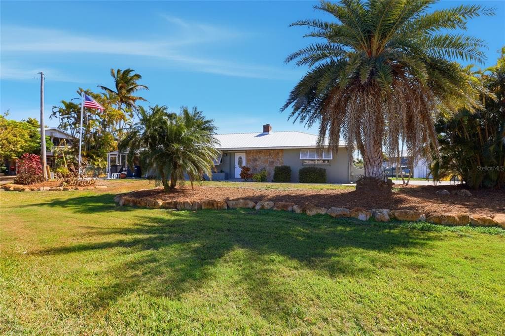2740 SANIBEL BOULEVARD photo 14