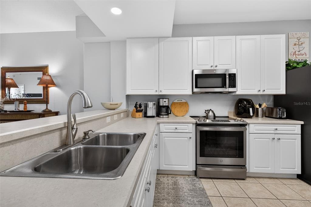 80 SURFVIEW DRIVE 811 photo 12
