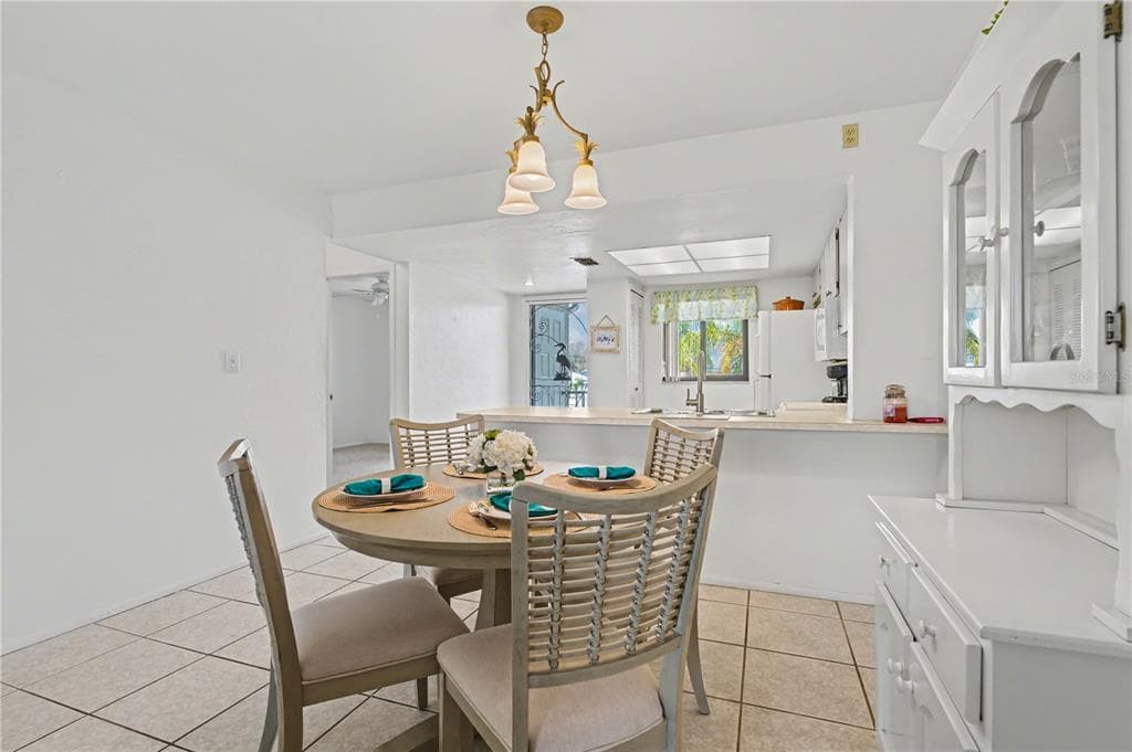 25225 RAMPART BOULEVARD 1606 photo 20