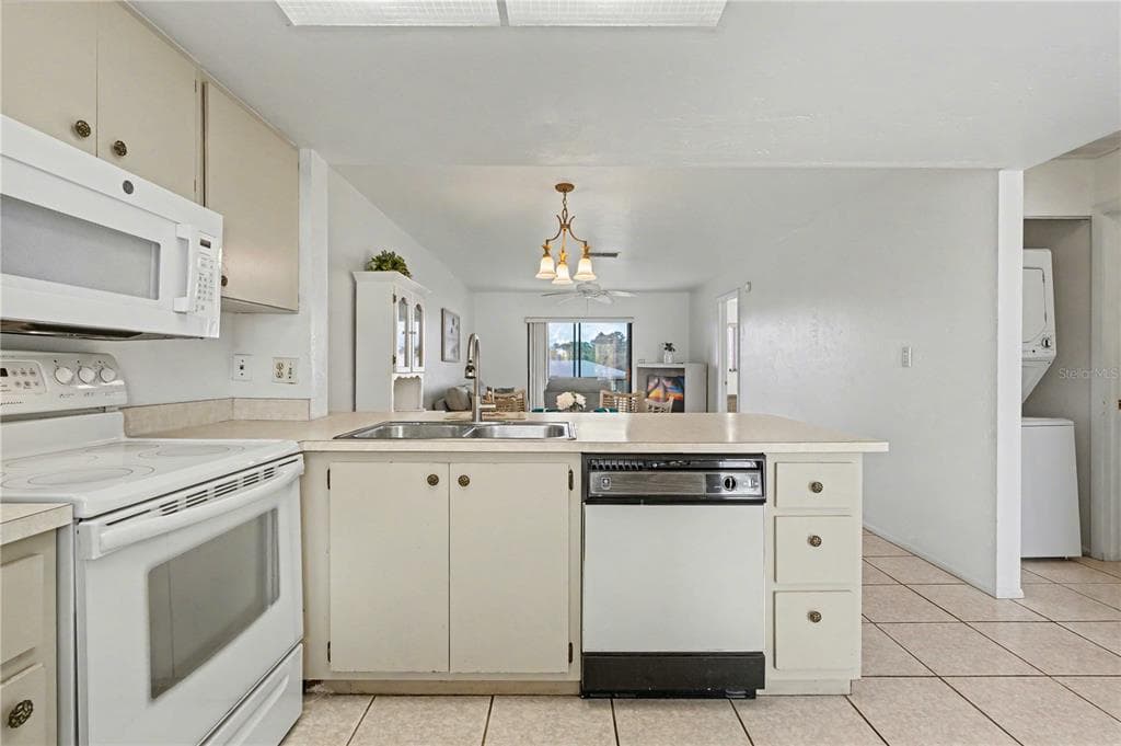 25225 RAMPART BOULEVARD 1606 photo 19