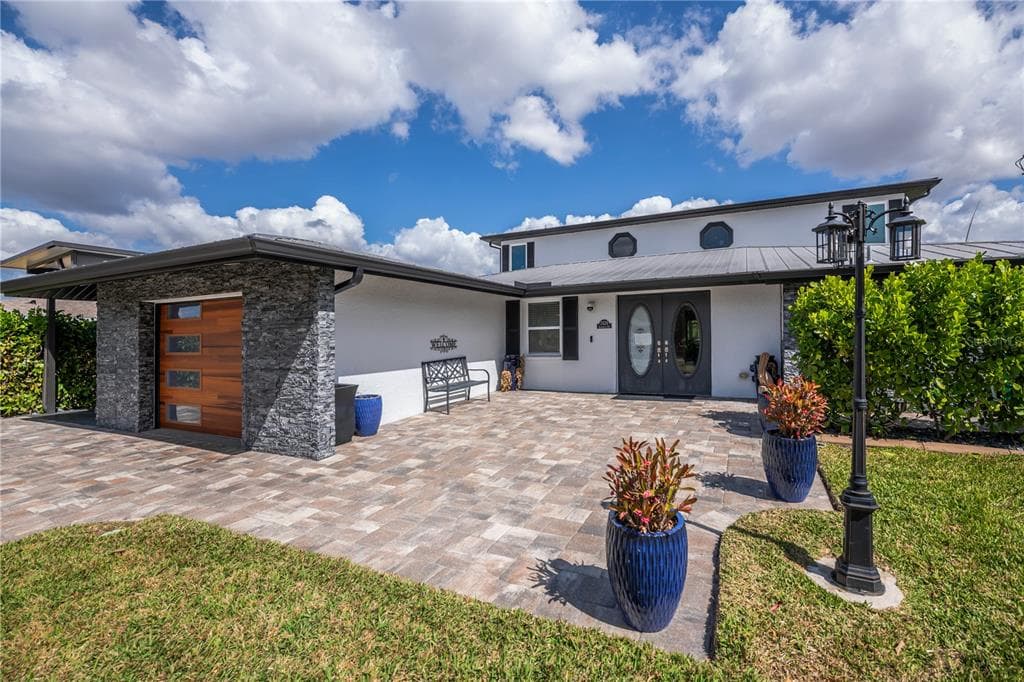 2424 HARBOUR DRIVE 2