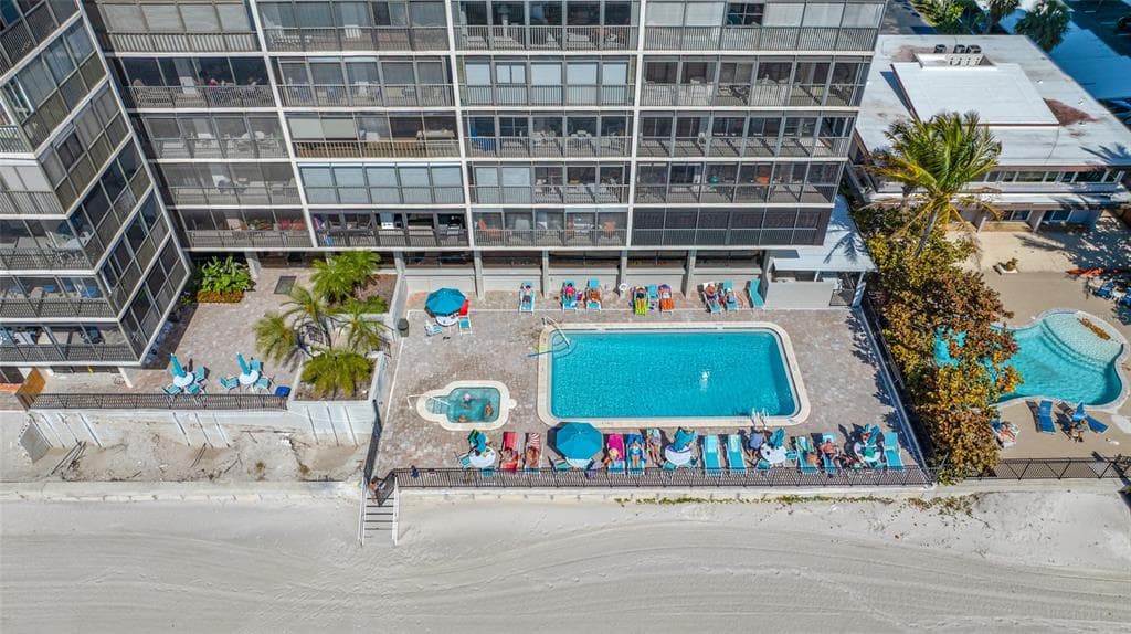15462 GULF BOULEVARD 603 photo 3