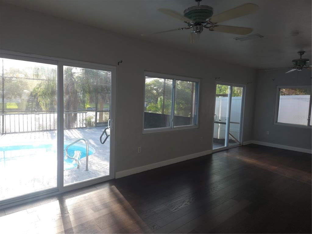 2075 N KEENE ROAD photo 9