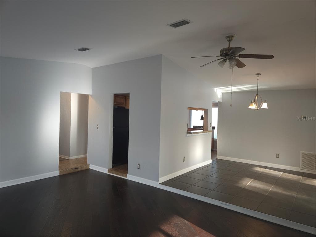 2075 N KEENE ROAD photo 14
