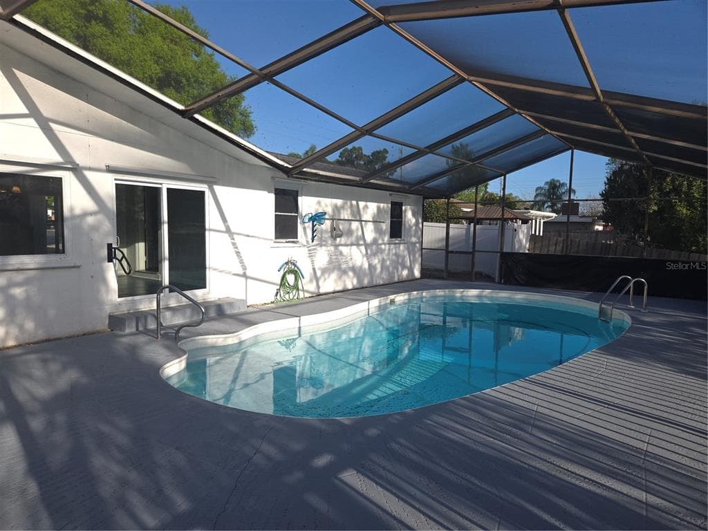 2075 N KEENE ROAD photo 25