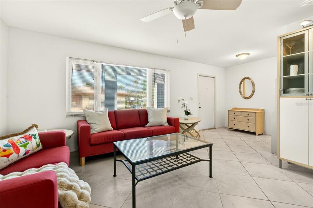 550 DE NARVAEZ DRIVE photo 8