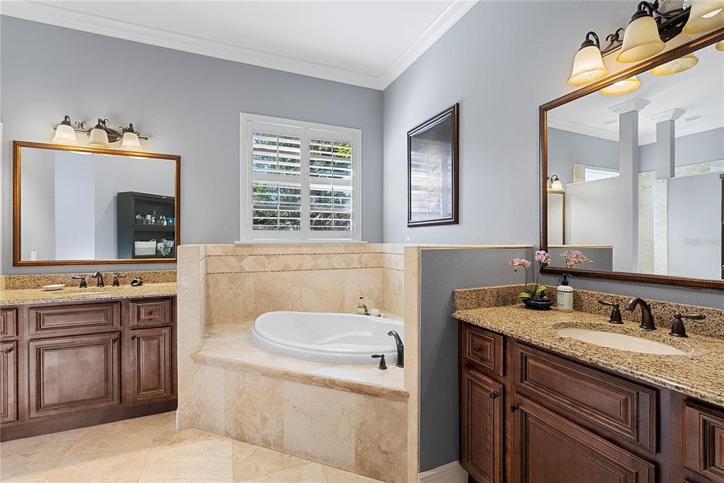 438 HARBOUR OAKS POINTE DRIVE photo 14