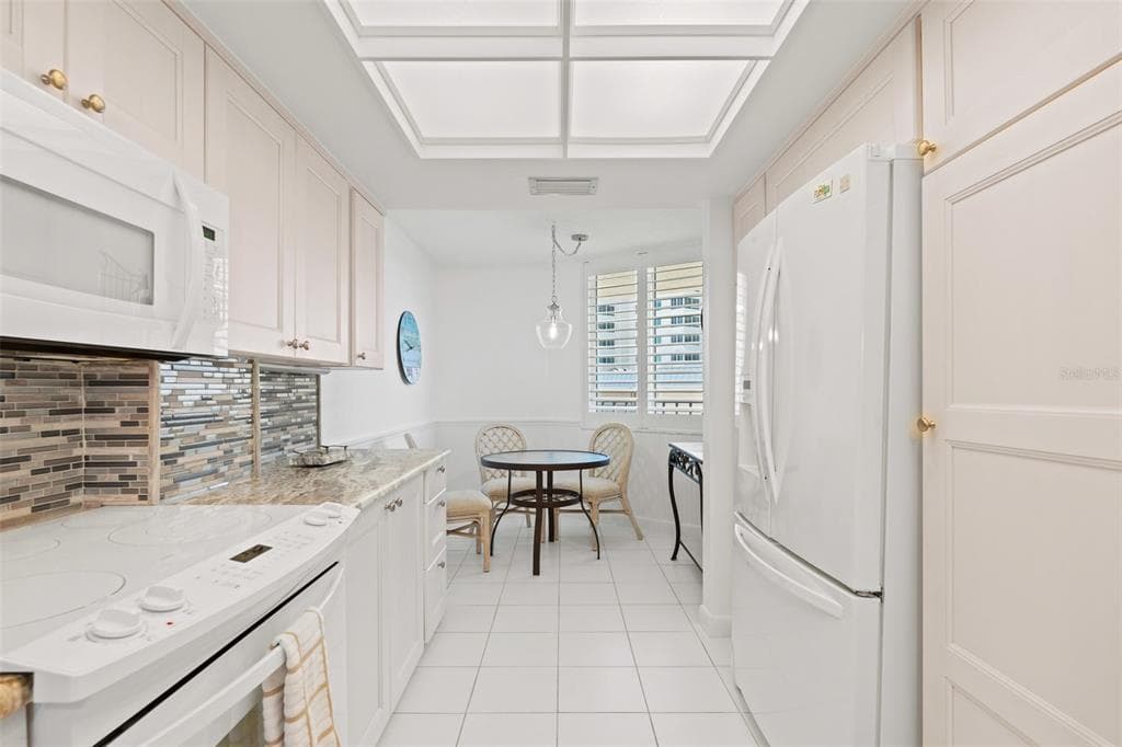 5880 MIDNIGHT PASS ROAD 605 photo 11