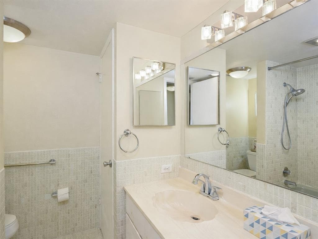 1770 BENJAMIN FRANKLIN DRIVE 206 photo 23