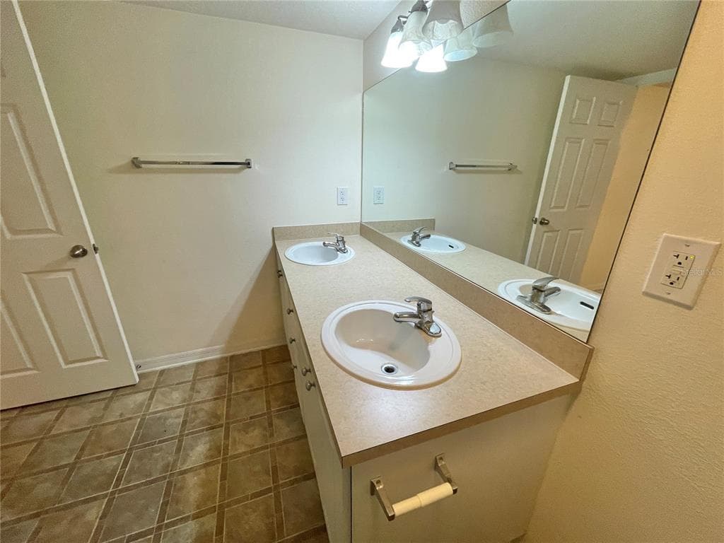 145 N PEARL LAKE CAUSEWAY 112 photo 20
