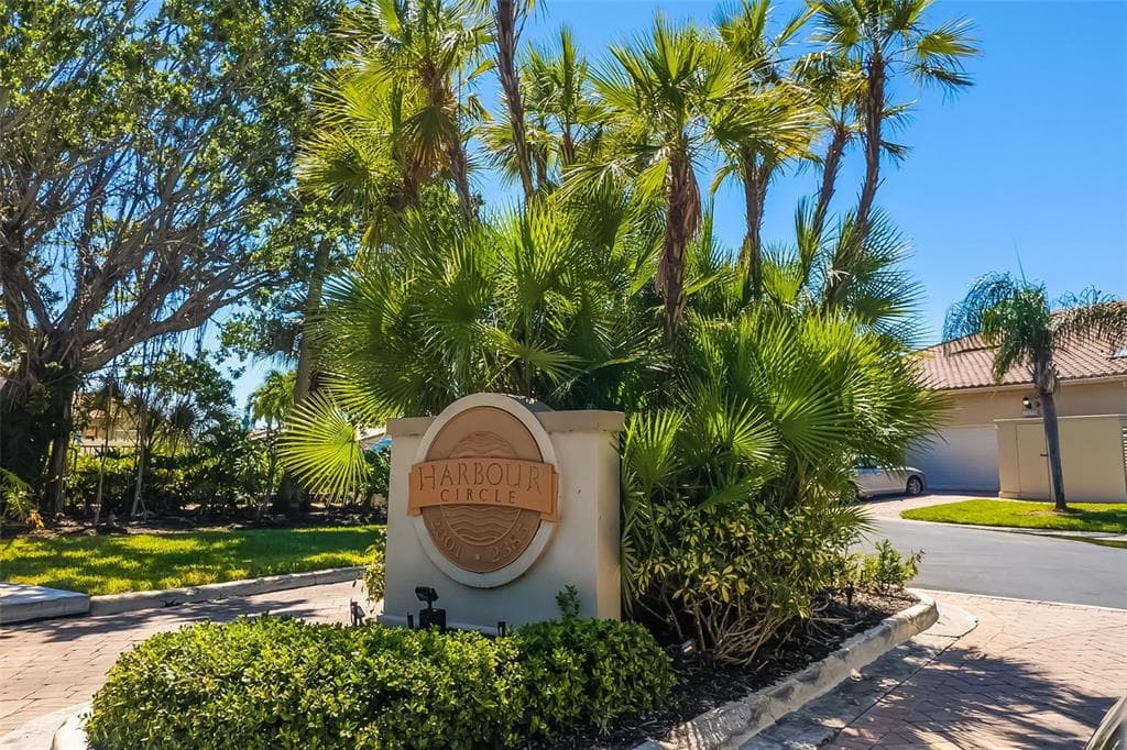 2326 HARBOUR OAKS DRIVE photo 6