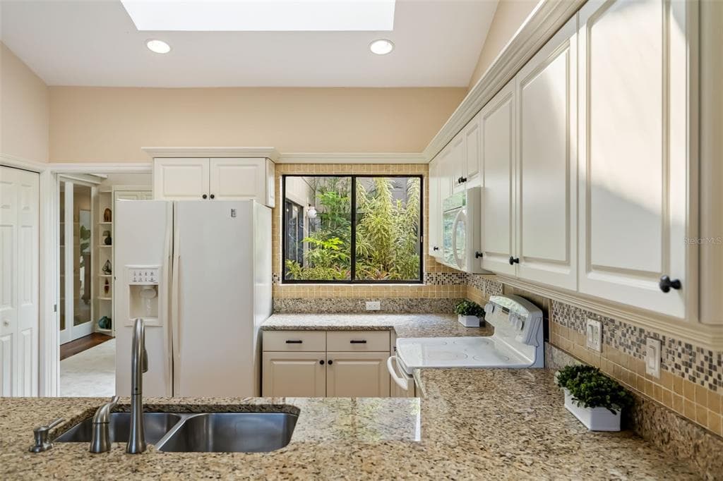 2326 HARBOUR OAKS DRIVE photo 22