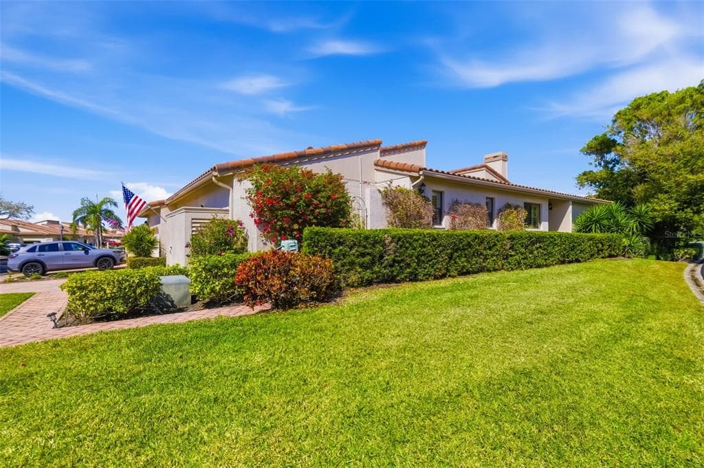 2326 HARBOUR OAKS DRIVE photo 3