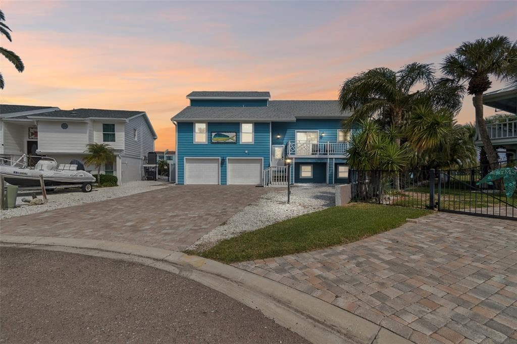 330 6TH AVENUE photo 1
