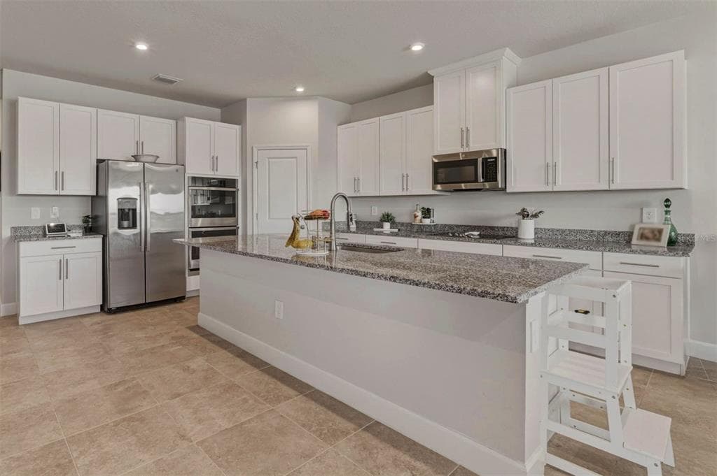 16390 QUEEN PALM DRIVE photo 12