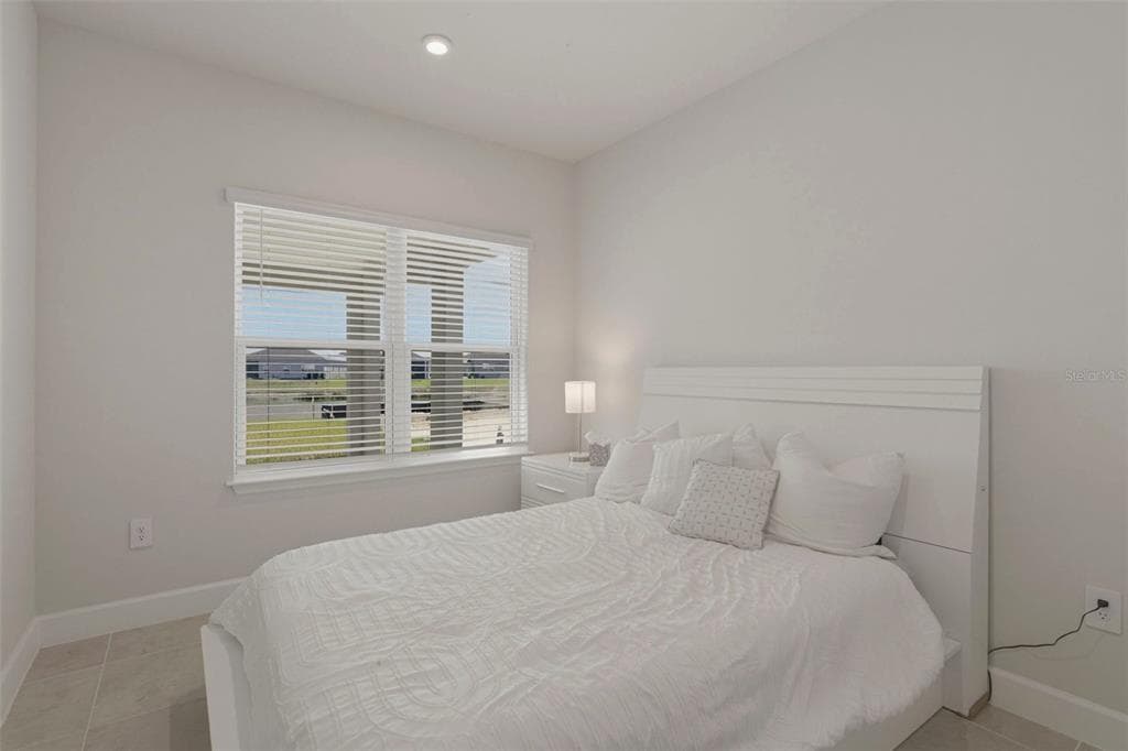 16390 QUEEN PALM DRIVE photo 22
