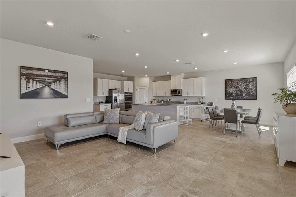 16390 QUEEN PALM DRIVE photo 5