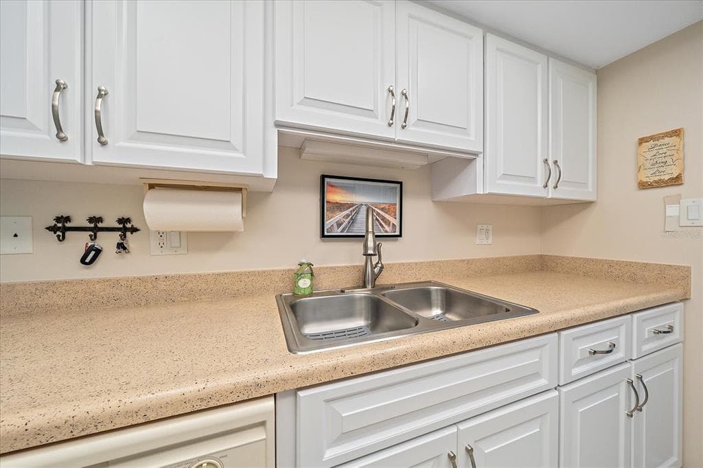 3135 GLEN ELYN BOULEVARD 13 photo 16