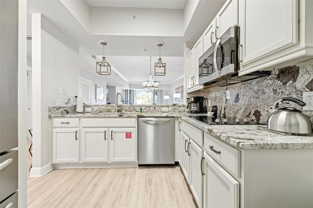 102 YACHT HARBOR DRIVE 176 photo 12