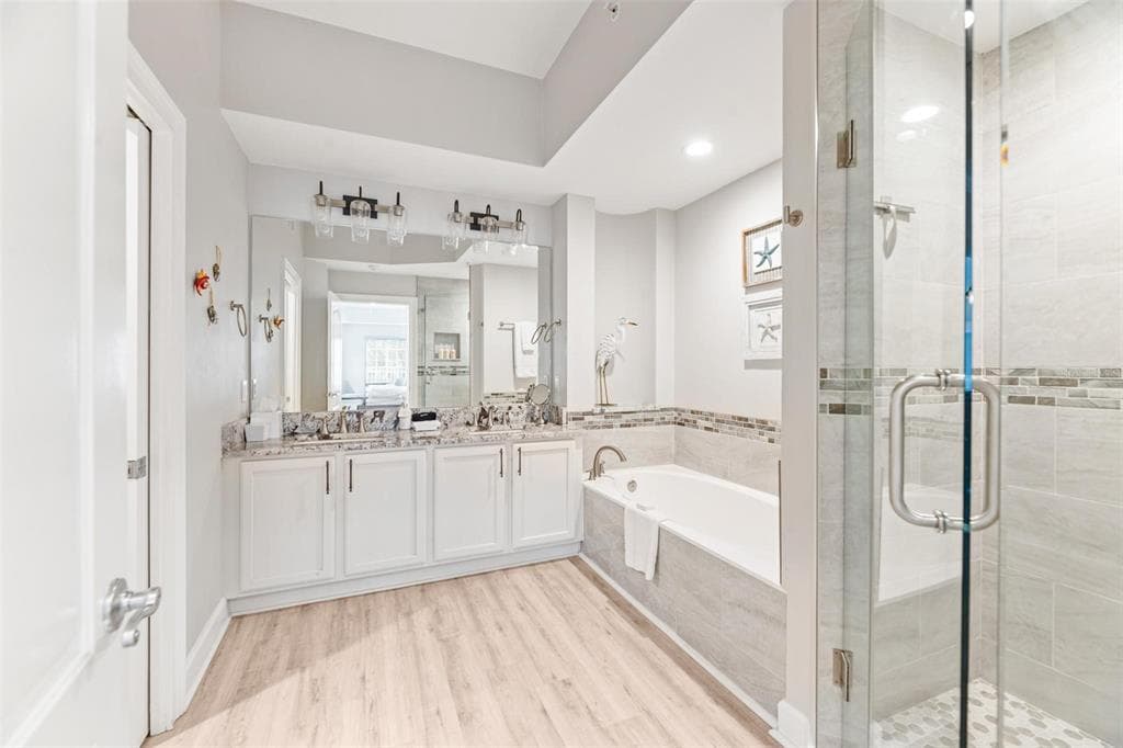 102 YACHT HARBOR DRIVE 176 photo 20