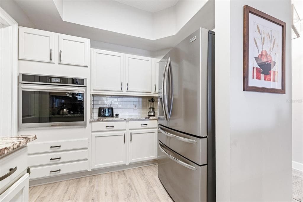 102 YACHT HARBOR DRIVE 176 photo 14