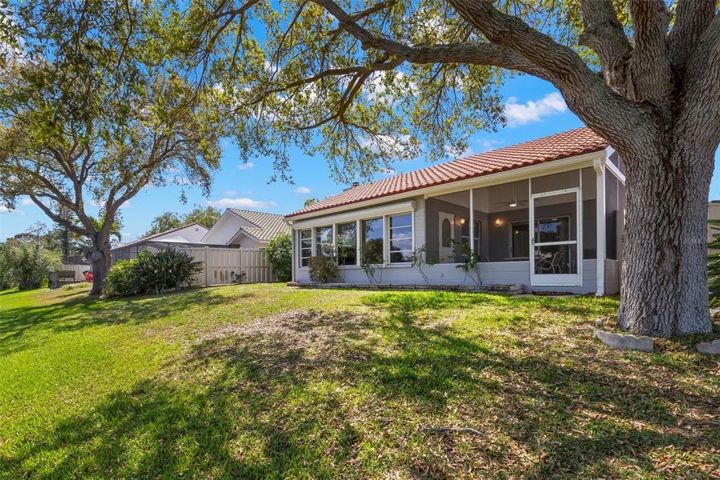 523 PADUA CIRCLE NE photo 18