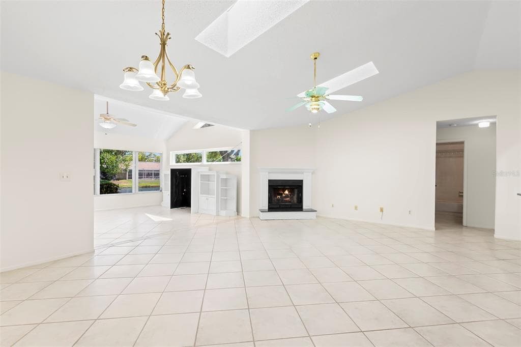 523 PADUA CIRCLE NE photo 8