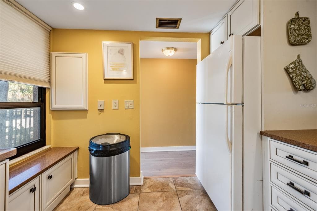 2618 COVE CAY DRIVE 204 photo 7