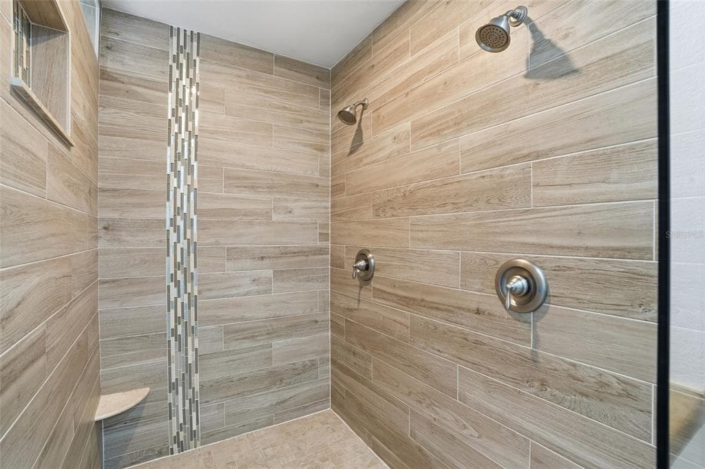 405 TOWER DRIVE photo 13
