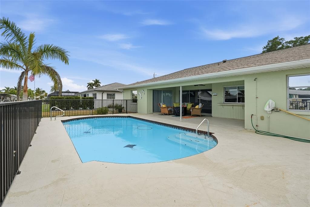 405 TOWER DRIVE photo 20