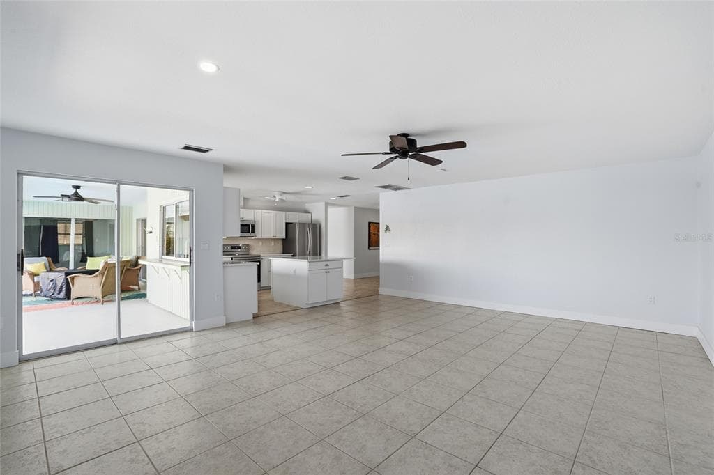 405 TOWER DRIVE photo 4